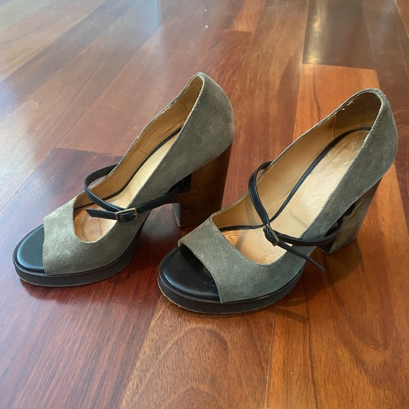 Ellen Verbeek size 37.5 Grey suede pumps - Picture 4 of 6